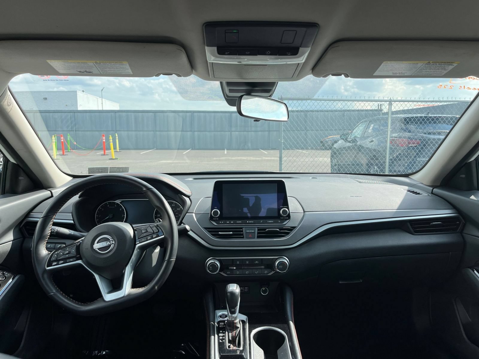 Used 2025 Nissan Altima 2.5 SR FWD image 33