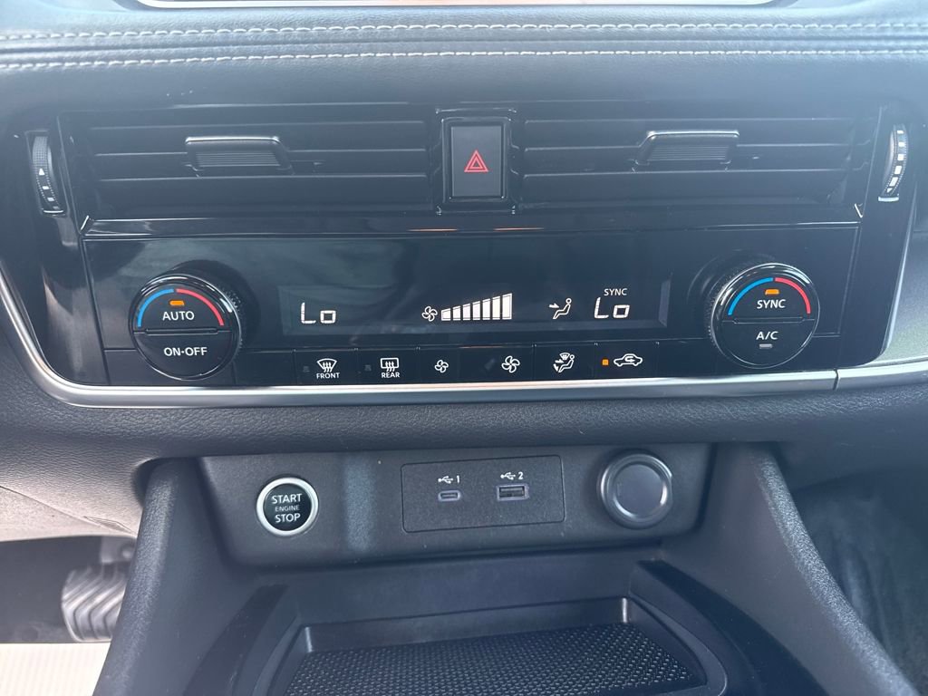 Used 2021 Nissan Rogue SV image 22