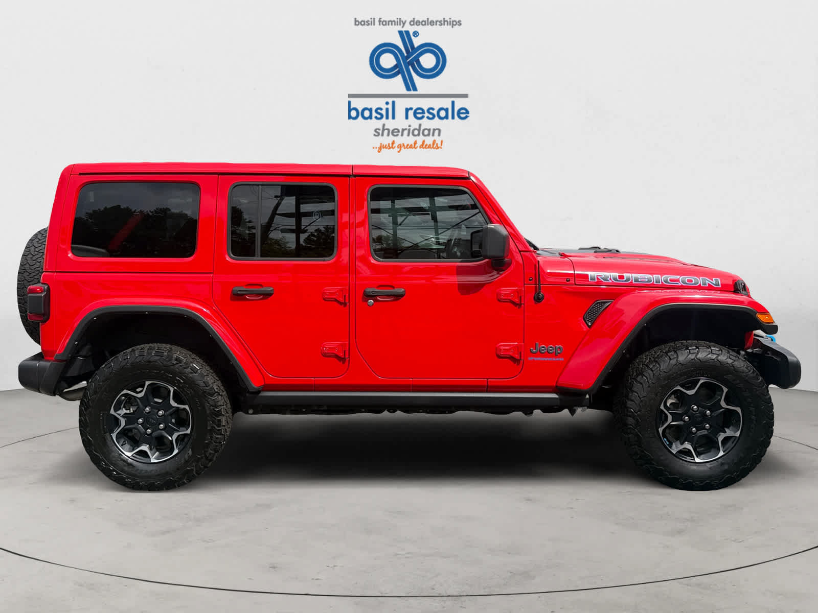 Used 2023 Jeep Wrangler Unlimited Rubicon 4xe w/ Cold Weather Group AWD/4WD image 8