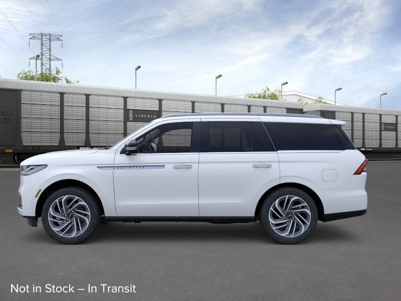 New 2026 Lincoln Navigator Reserve AWD/4WD image 3