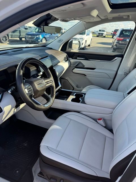 Used 2024 GMC Acadia Denali w/ Super Cruise Package FWD image 5