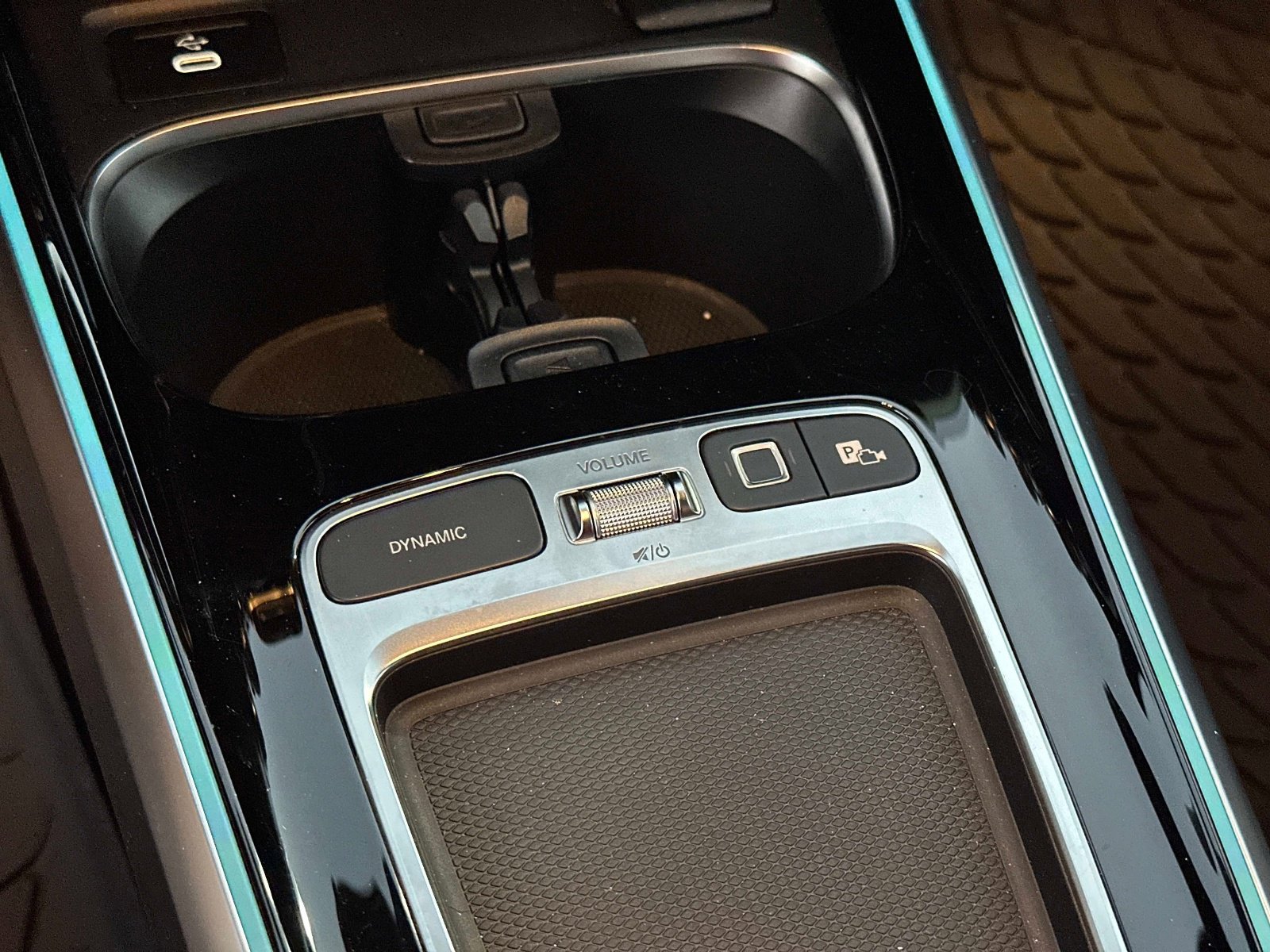 Certified 2025 Mercedes-Benz GLB 250 image 24