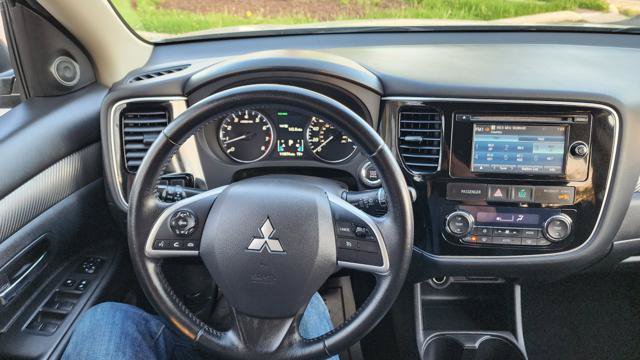 Used 2014 Mitsubishi Outlander SE FWD image 20