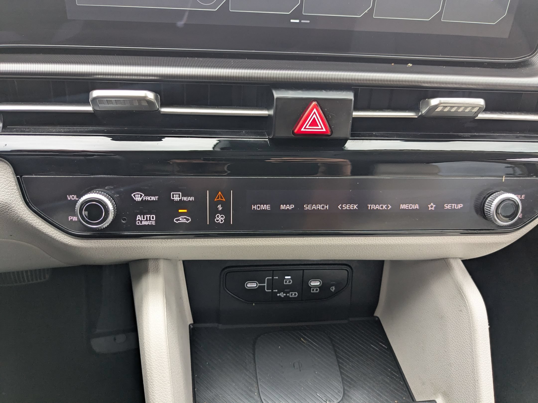 Used 2026 Kia Sportage EX FWD image 17
