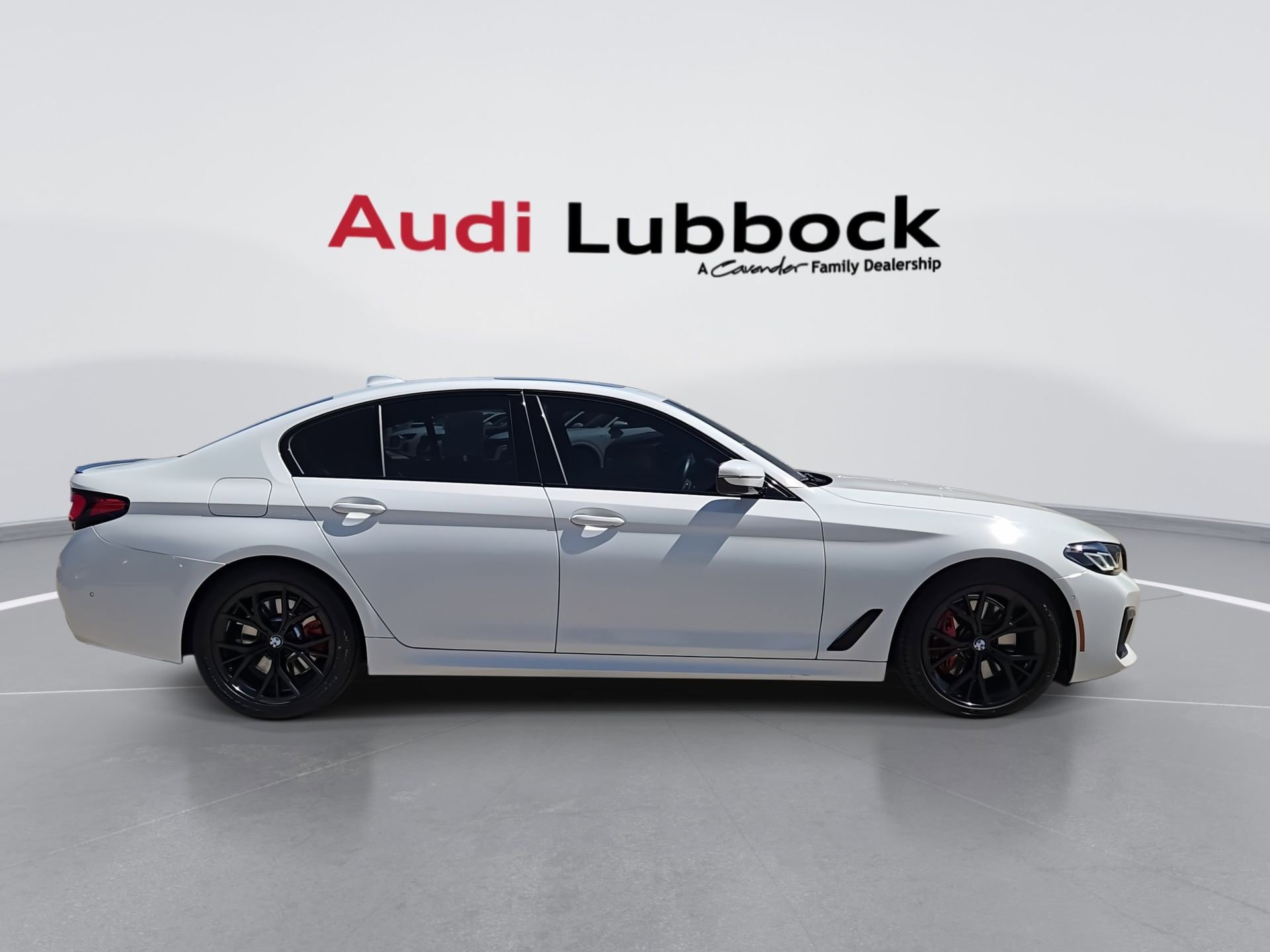 Used 2023 BMW 530i xDrive w/ M Sport Package AWD/4WD image 9