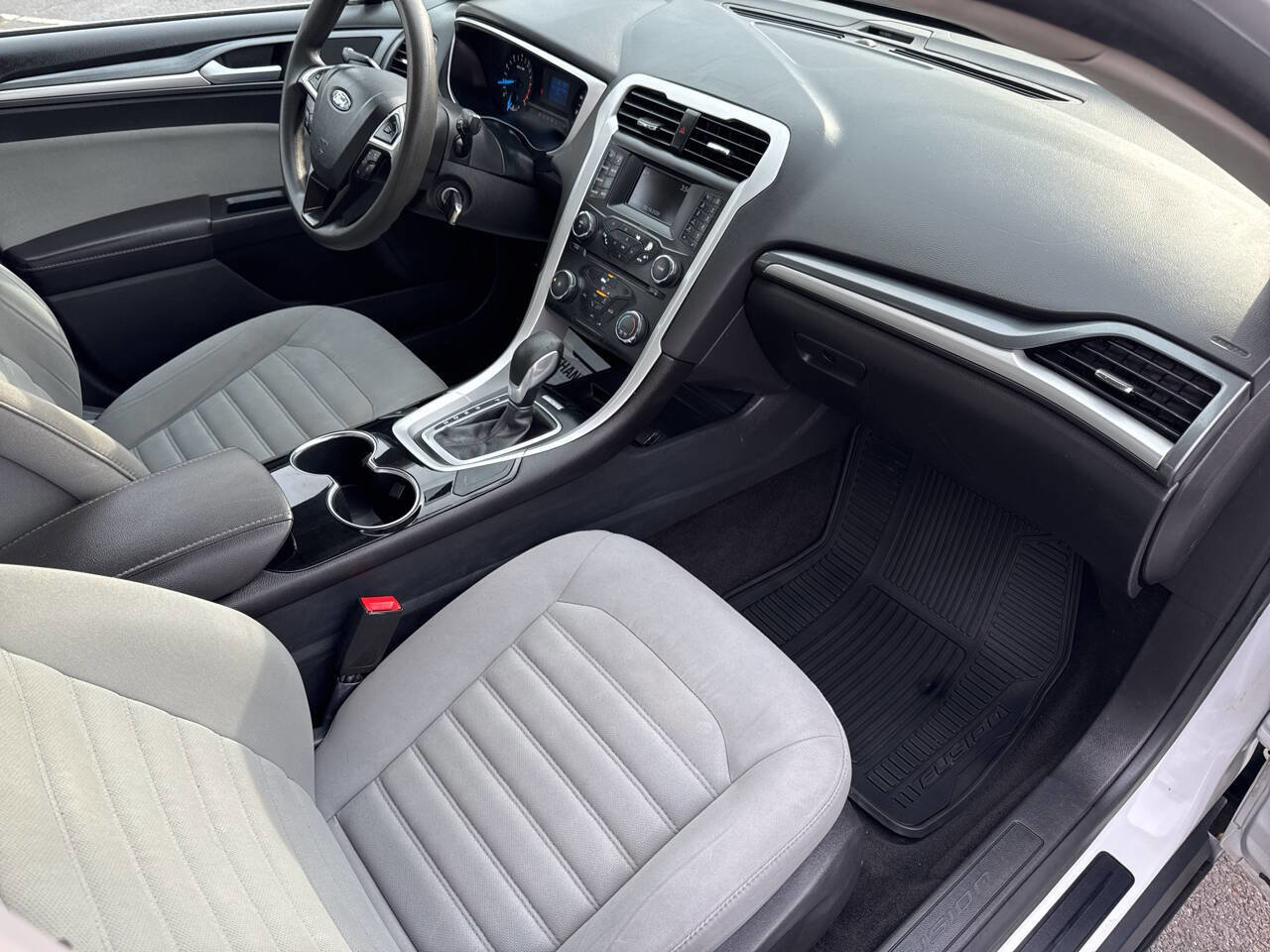 Used 2014 Ford Fusion S image 9