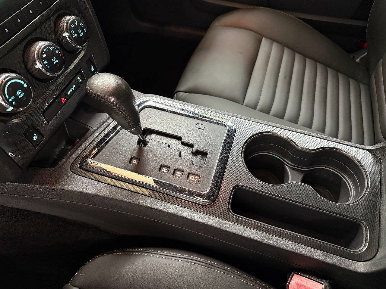 Used 2012 Dodge Challenger SXT RWD image 38