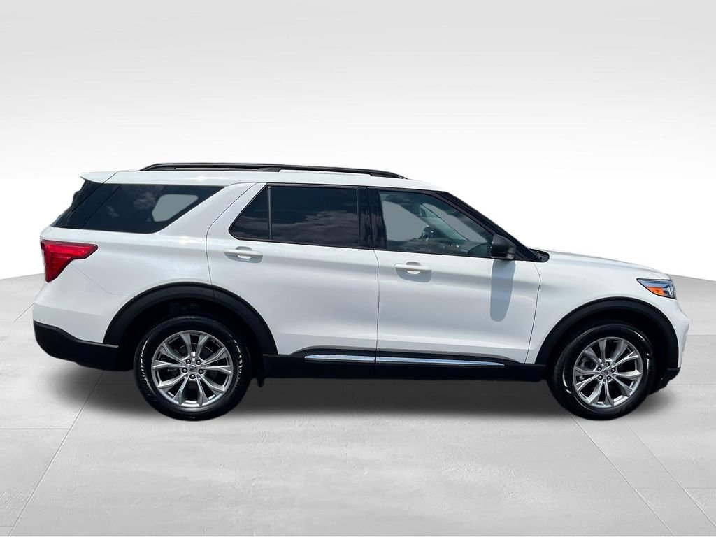 Used 2021 Ford Explorer XLT w/ Equipment Group 202A AWD/4WD image 6