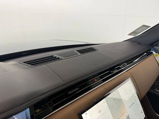 New 2026 Land Rover Range Rover Long Wheelbase SE AWD/4WD image 30