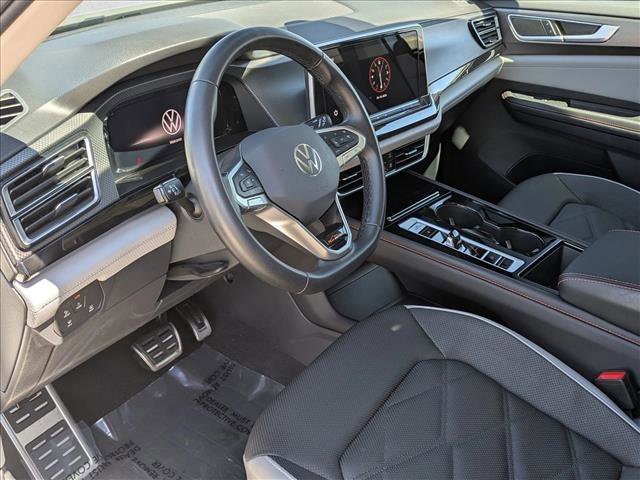 Used 2024 Volkswagen Atlas Peak Edition SE AWD/4WD image 10