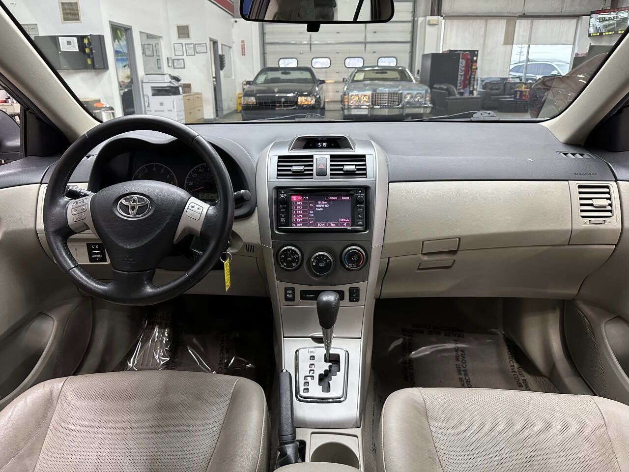 Used 2013 Toyota Corolla LE Special Edition FWD image 18
