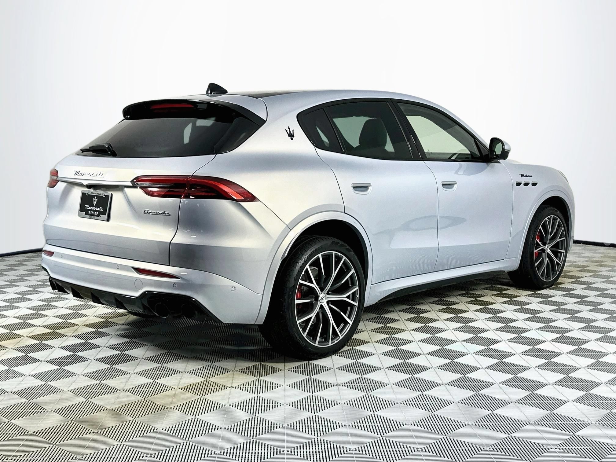 Used 2023 Maserati Grecale Modena AWD/4WD image 5