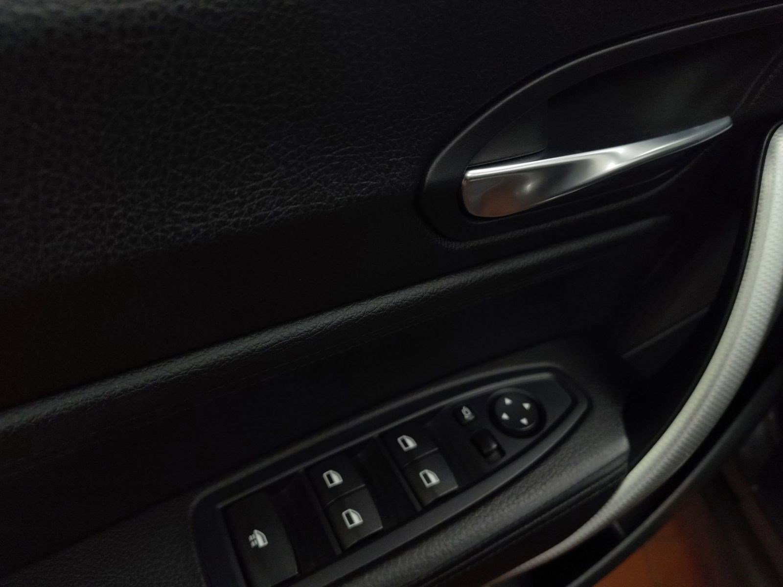 Used 2016 BMW M235i xDrive Convertible image 12