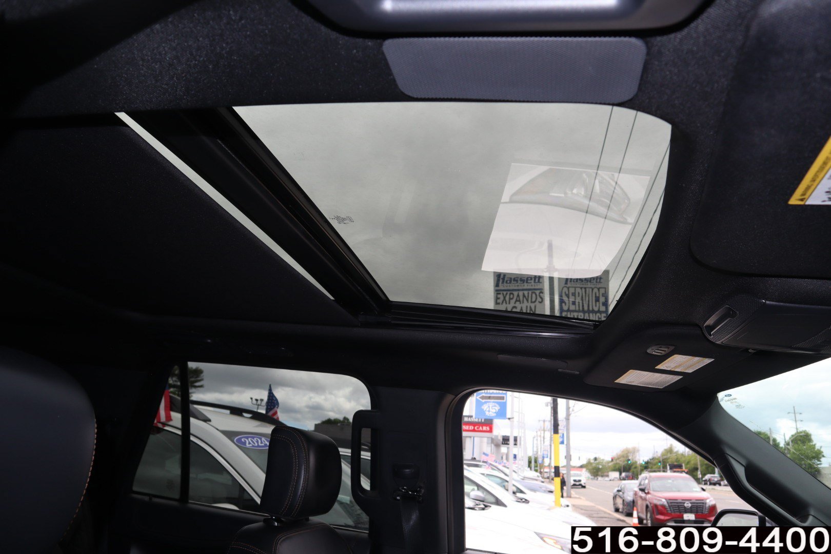Used 2024 Ford Expedition Platinum AWD/4WD image 23