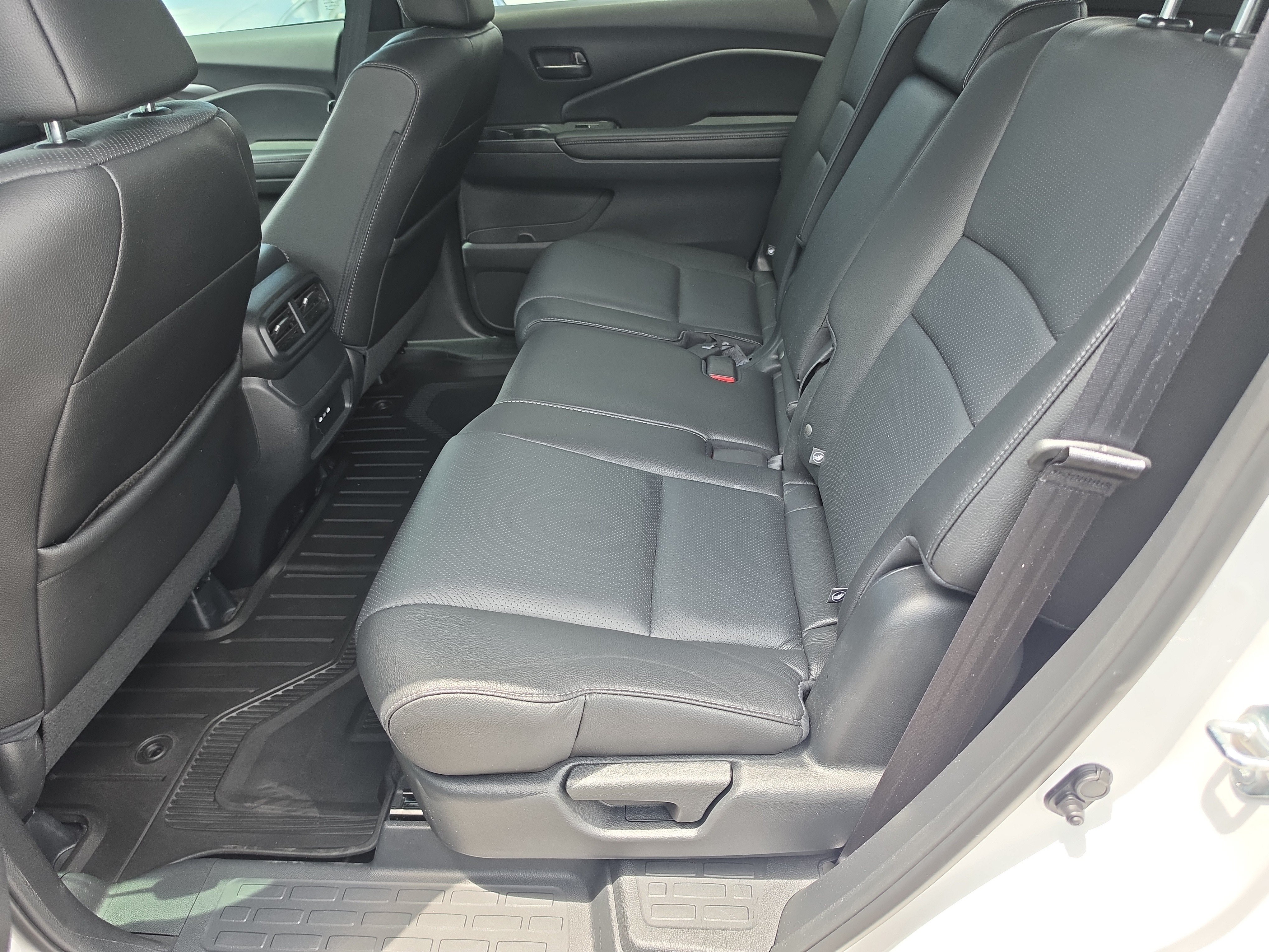 Used 2024 Honda Passport EX-L image 17