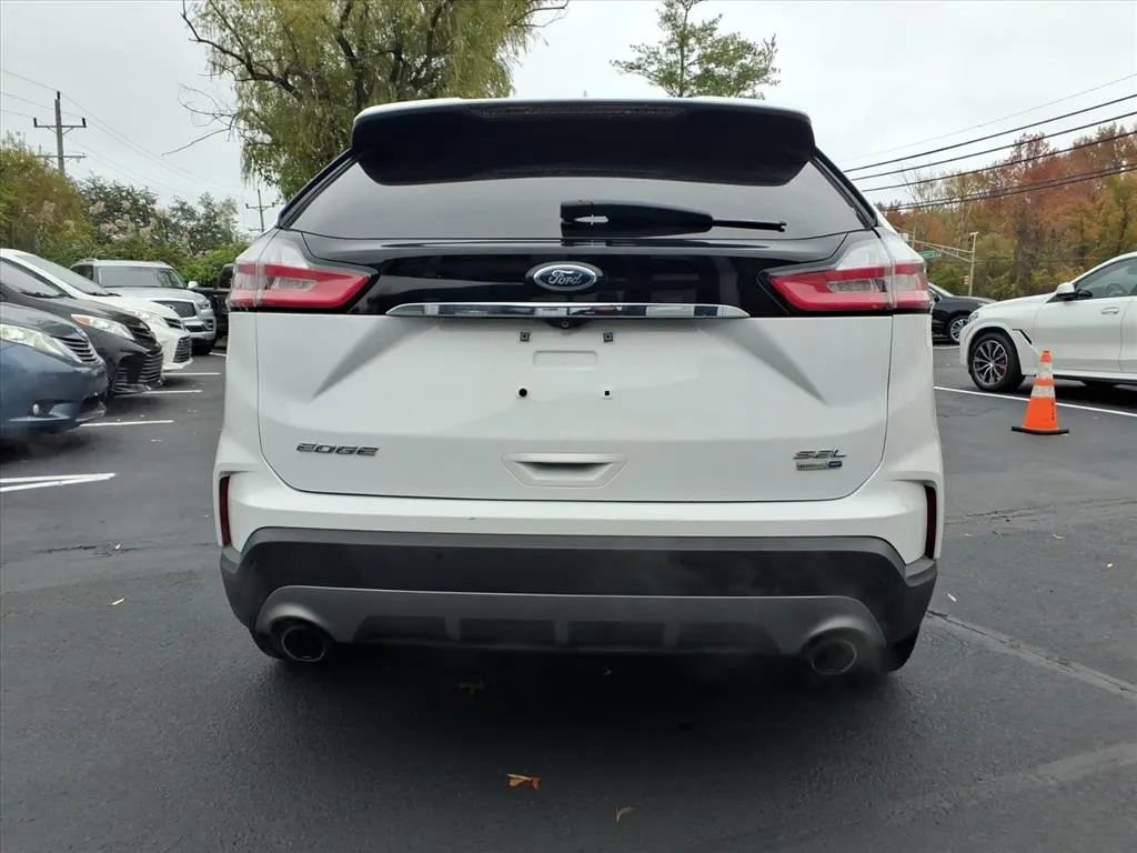 Used 2019 Ford Edge SEL w/ Equipment Group 201A image 4