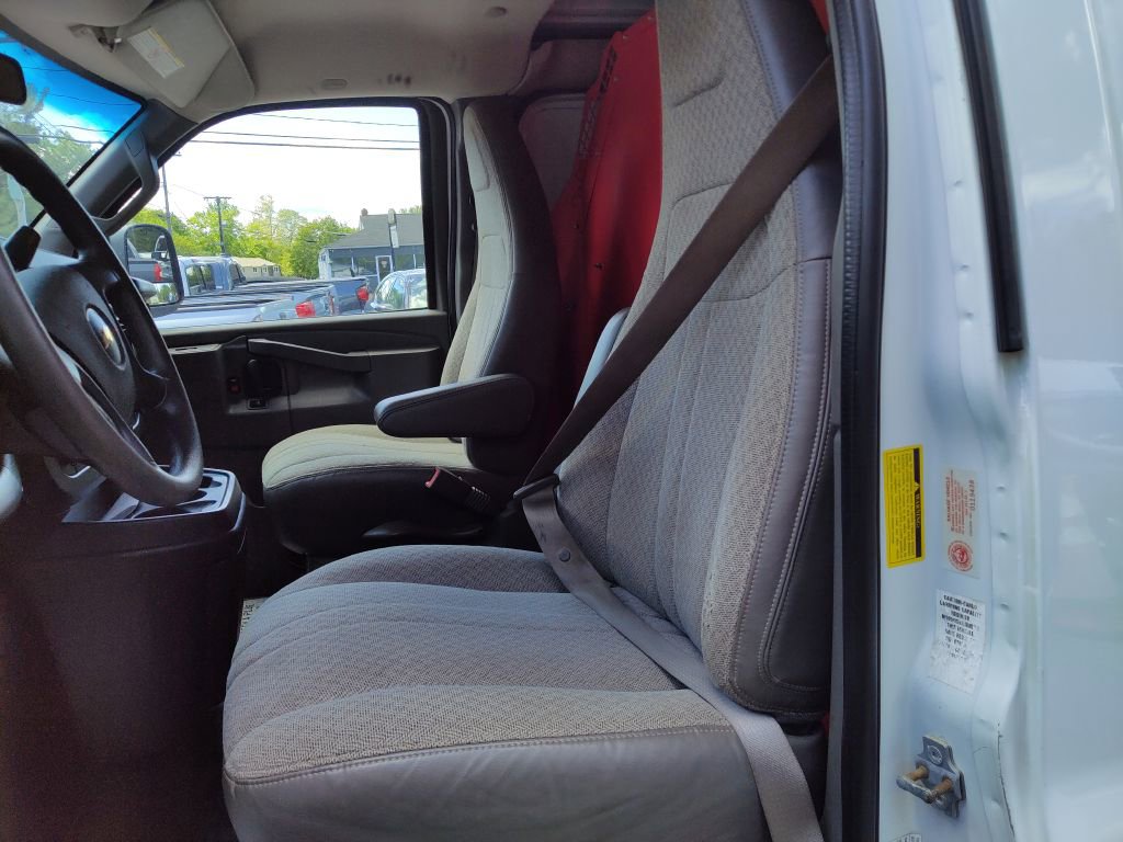 Used 2018 Chevrolet Express 2500 w/ Driver Convenience Package image 12