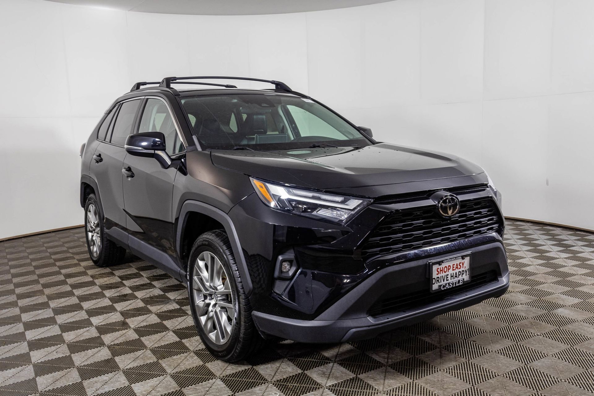 Used 2022 Toyota RAV4 XLE Premium image 12