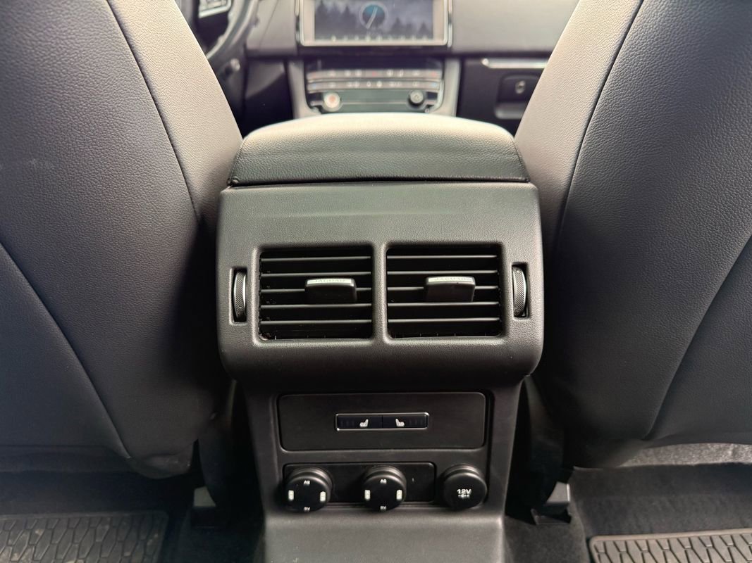 Used 2019 Jaguar F-PACE Premium image 25