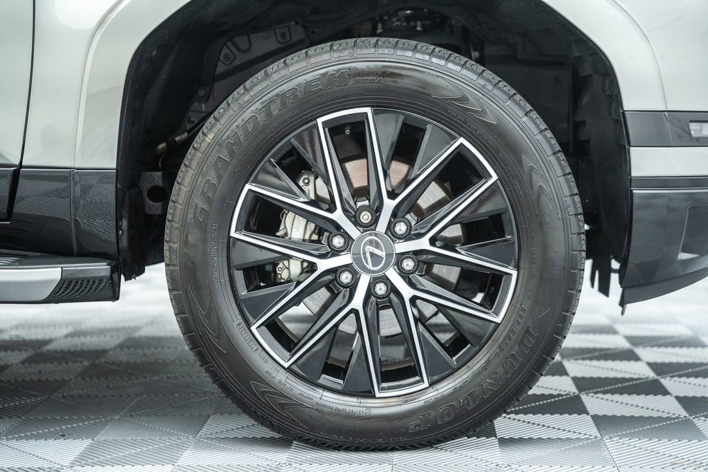 Used 2025 Lexus GX 550 w/ Cold Area Package image 20