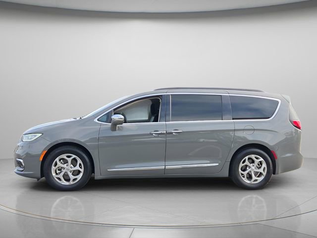 Used 2022 Chrysler Pacifica Limited FWD image 3