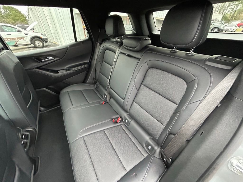 Used 2025 Chevrolet Equinox LT w/ Convenience Package II image 18