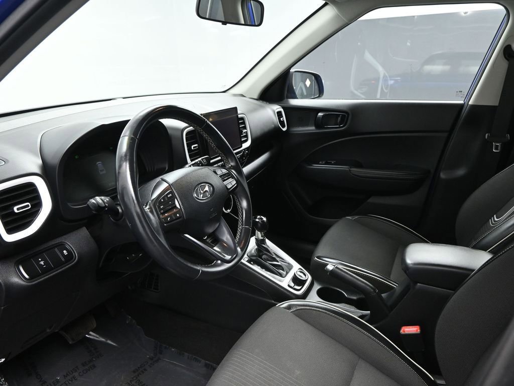 Used 2023 Hyundai Venue Limited w/ Cargo Package image 22