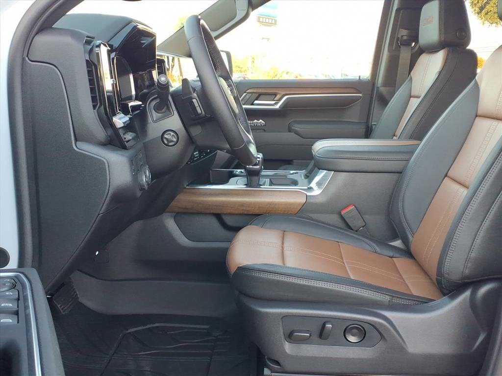 New 2026 Chevrolet Silverado 1500 High Country RWD image 15