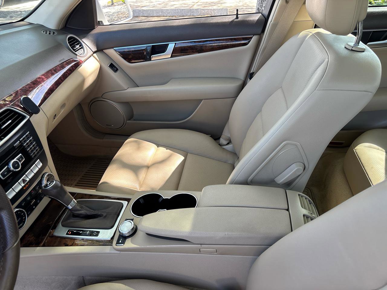 Used 2014 Mercedes-Benz C 250 Sedan image 18