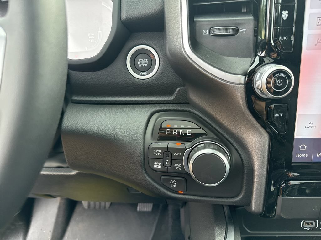 New 2026 RAM 1500 Big Horn AWD/4WD image 14