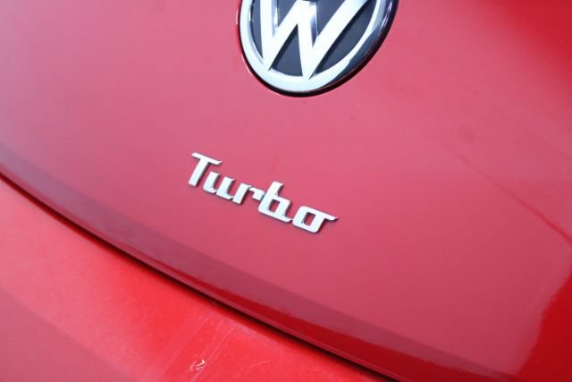 Used 2013 Volkswagen Beetle 2.0T FWD image 5