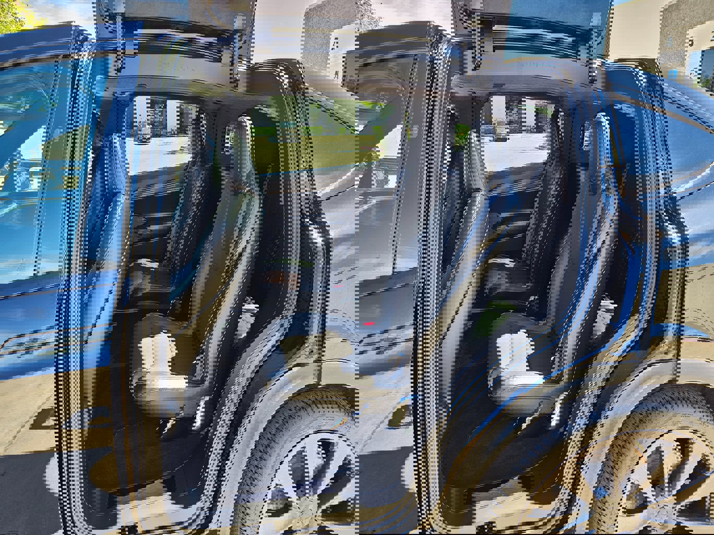 Used 2022 Tesla Model X Plaid image 18