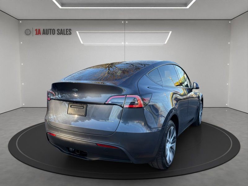 Used 2021 Tesla Model Y Long Range image 5