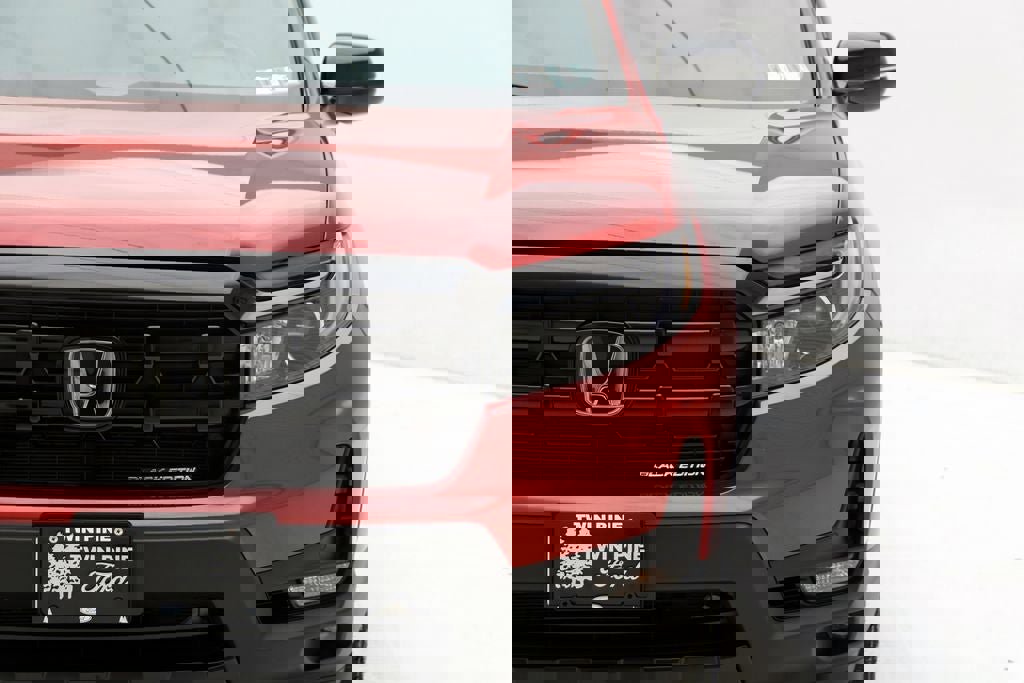 Used 2025 Honda Ridgeline Black Edition image 6