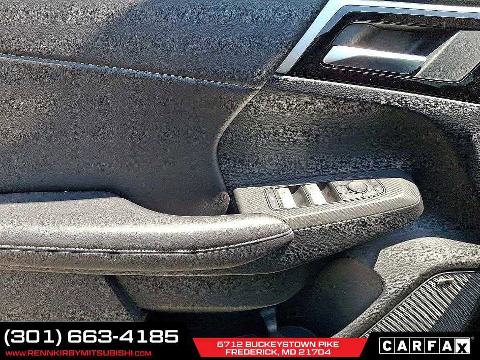 New 2025 Mitsubishi Outlander SE image 8