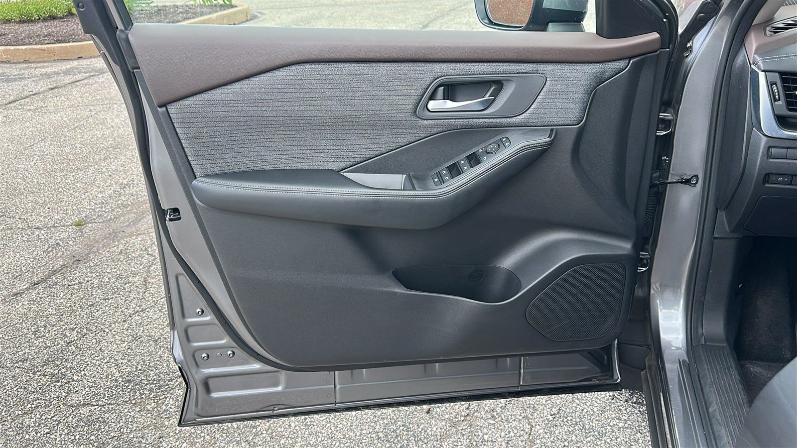 Certified 2023 Nissan Rogue SV AWD/4WD image 12