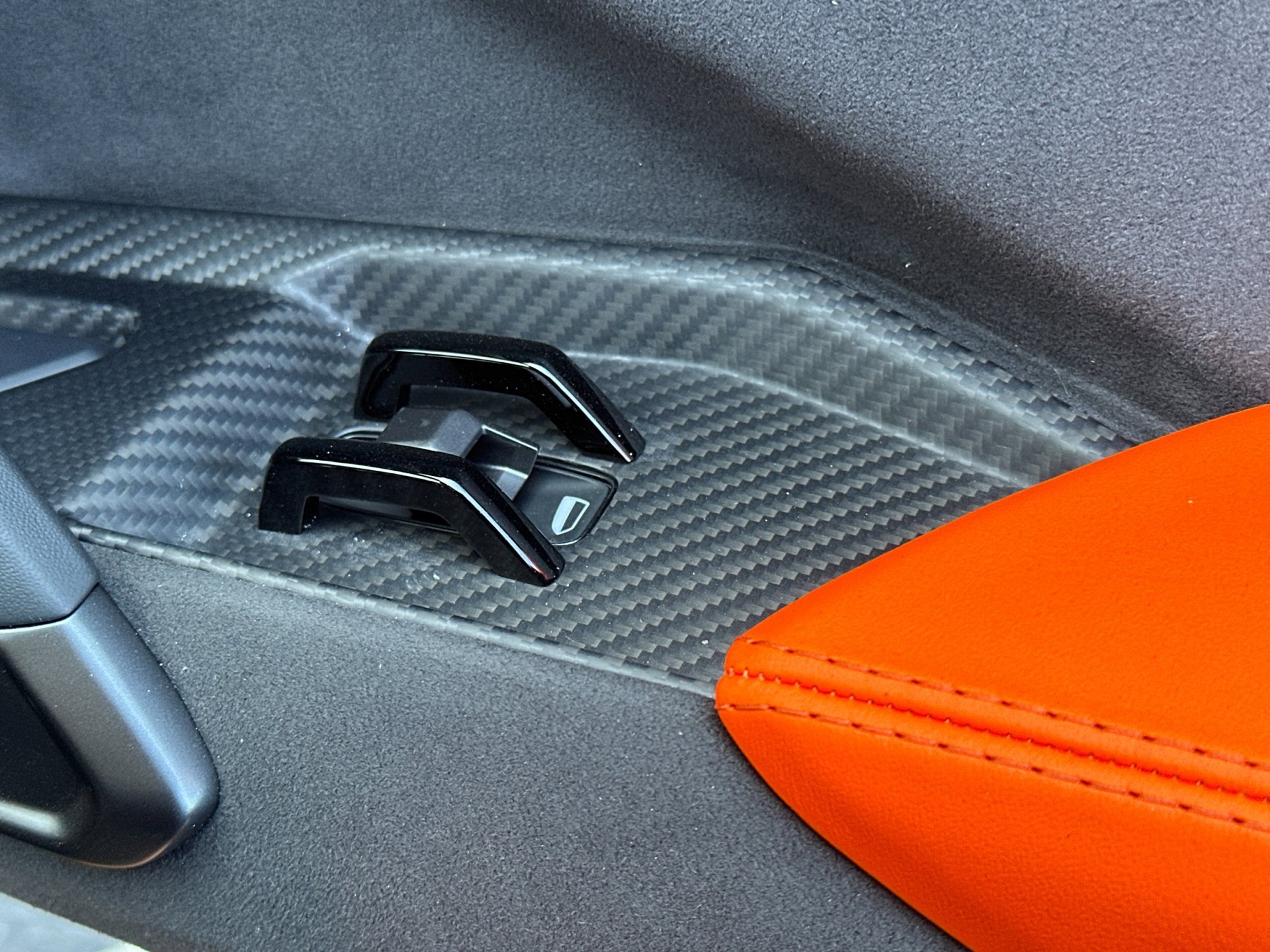 Used 2024 Lamborghini Revuelto image 19