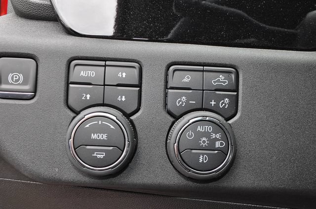 Used 2024 Chevrolet Silverado 2500 LTZ w/ LTZ Convenience Package AWD/4WD image 29