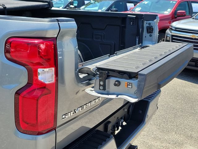 Certified 2025 Chevrolet Silverado 1500 High Country w/ High Country Premium Package AWD/4WD image 15