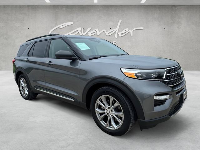 Used 2022 Ford Explorer XLT w/ Equipment Group 202A RWD image 2