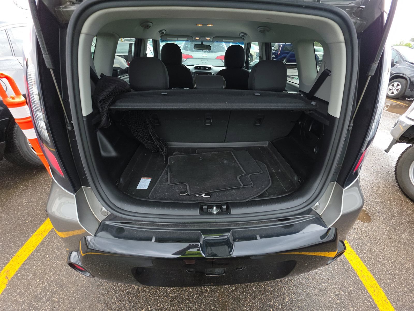 Used 2016 Kia Soul + FWD image 18