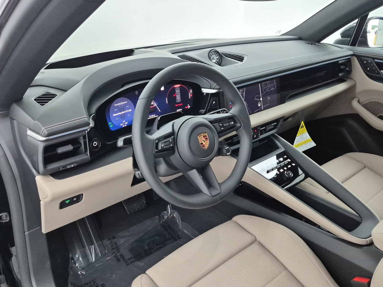 New 2026 Porsche Macan 4 Electric AWD/4WD image 4