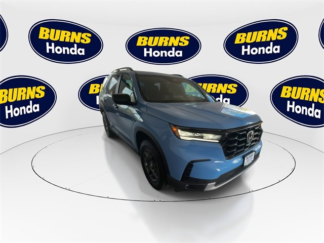 Certified 2025 Honda Pilot TrailSport image 2