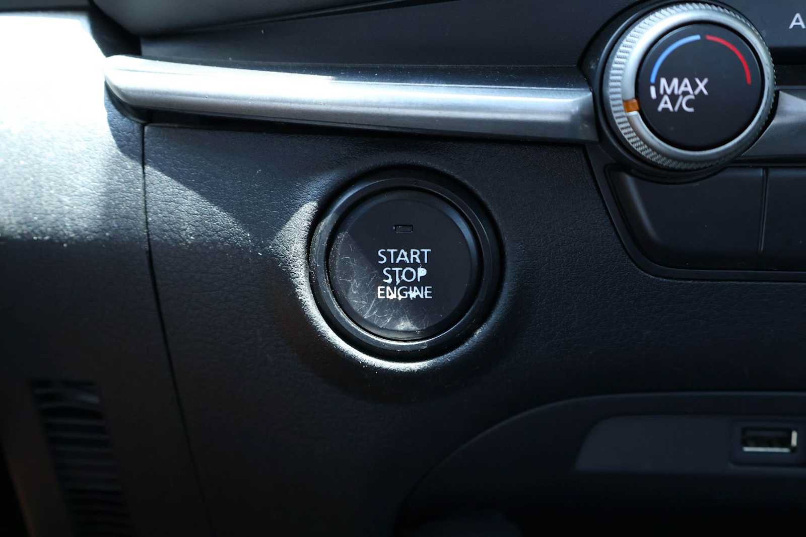 Used 2019 MAZDA MAZDA3 Sedan FWD image 25