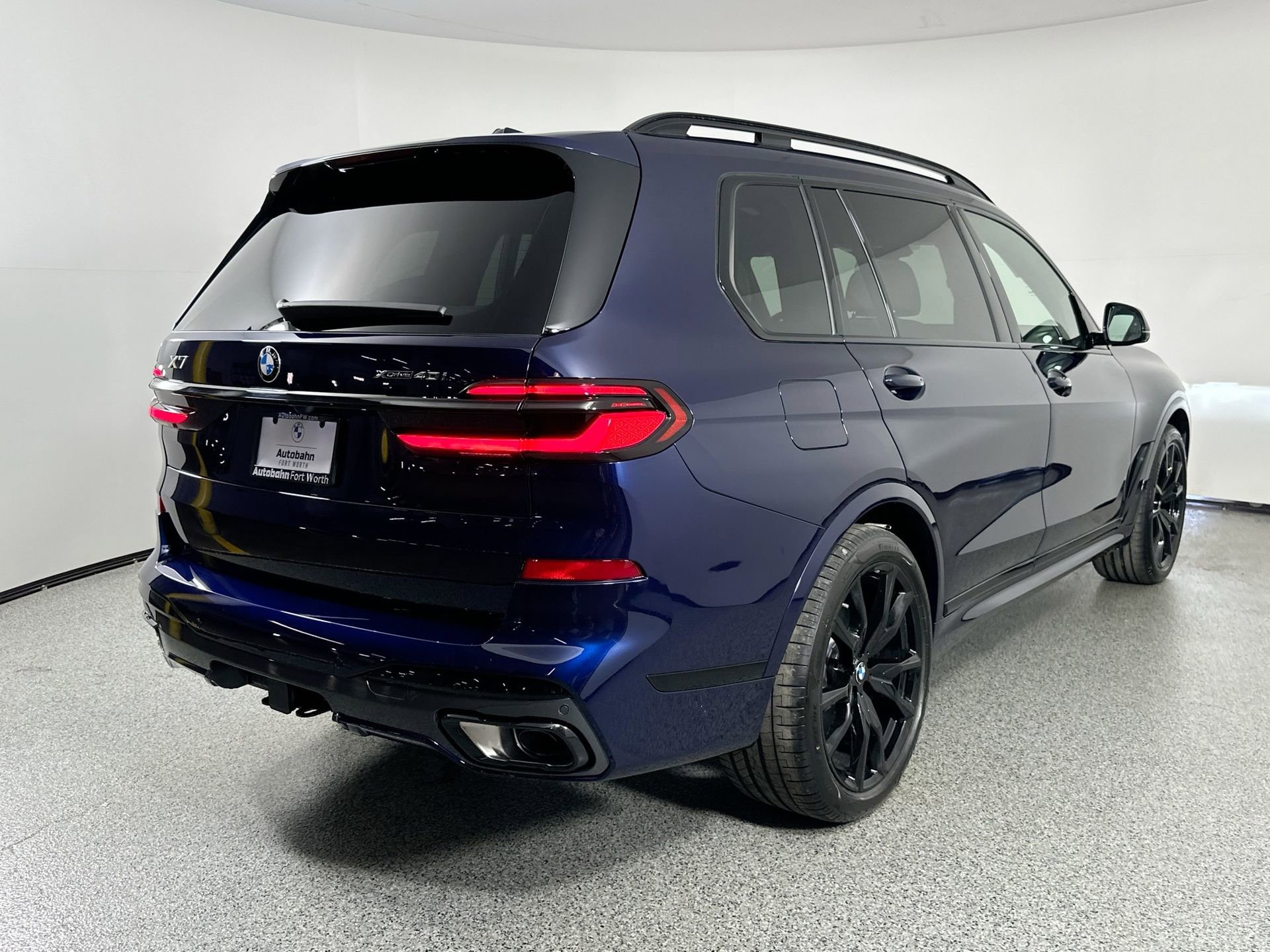 Used 2026 BMW X7 xDrive40i w/ M Sport Package image 5