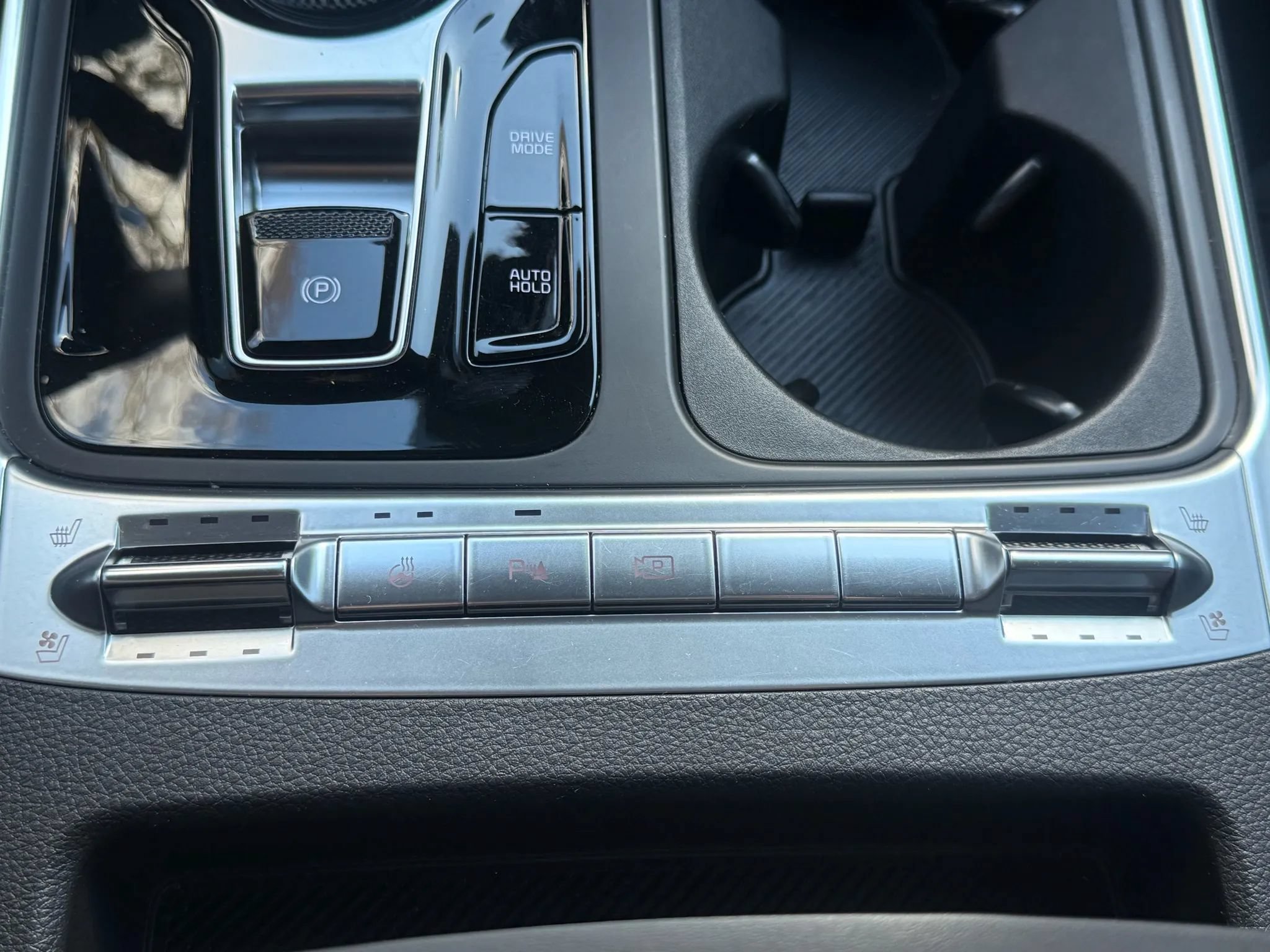 Used 2025 Kia Carnival SX Prestige FWD image 24