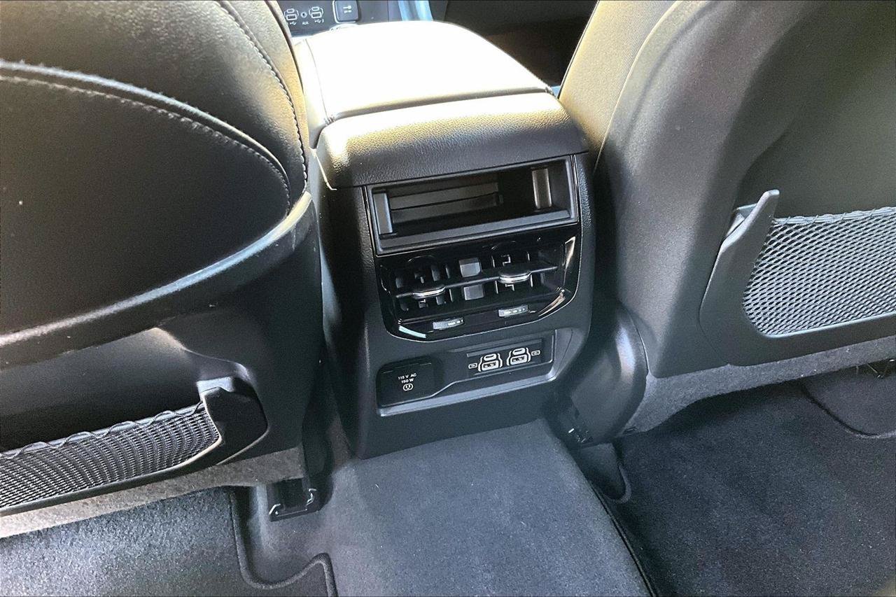 Used 2024 Jeep Grand Cherokee Altitude AWD/4WD image 10