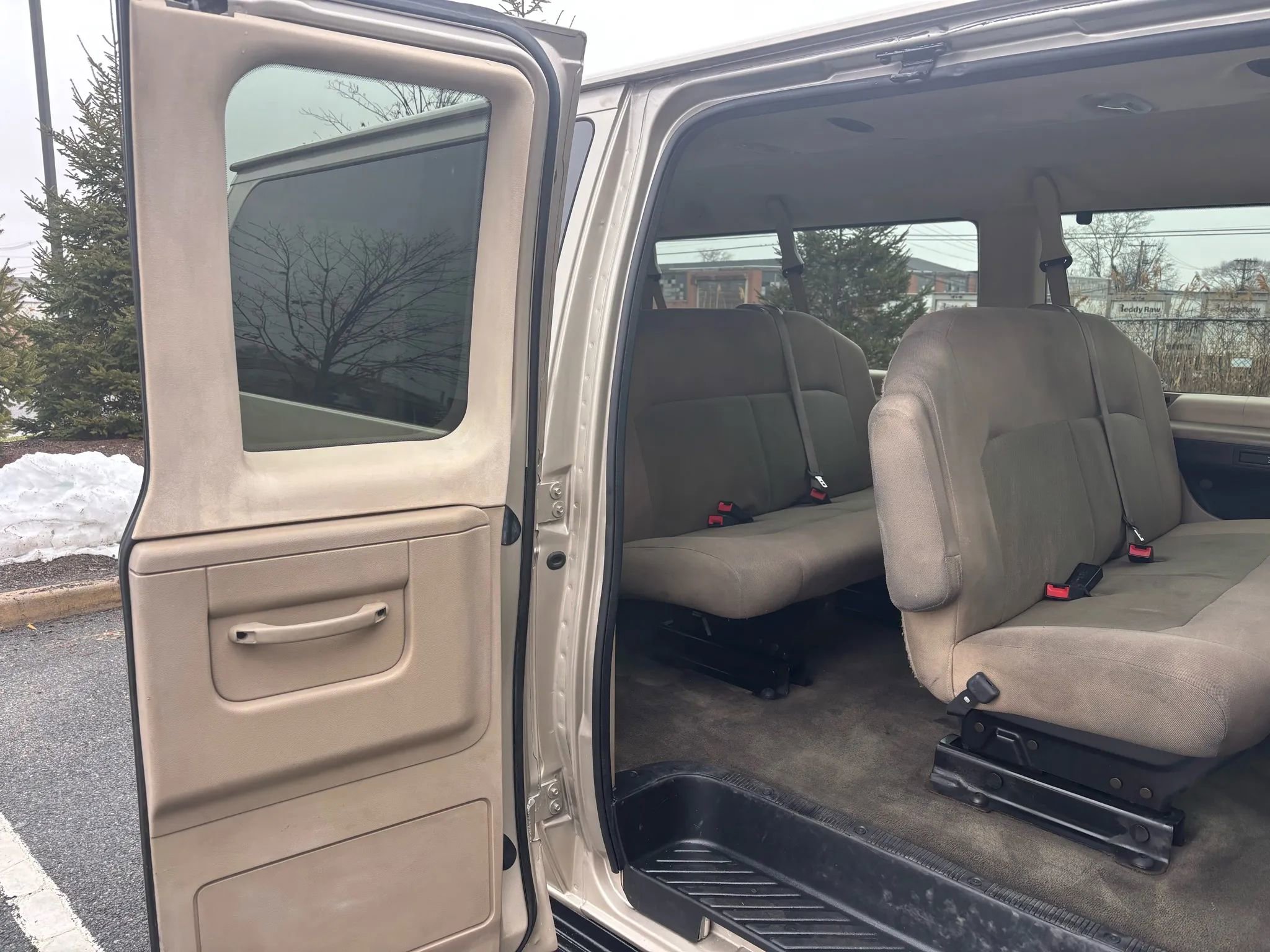 Used 2013 Ford E-350 and Econoline 350 XLT image 27