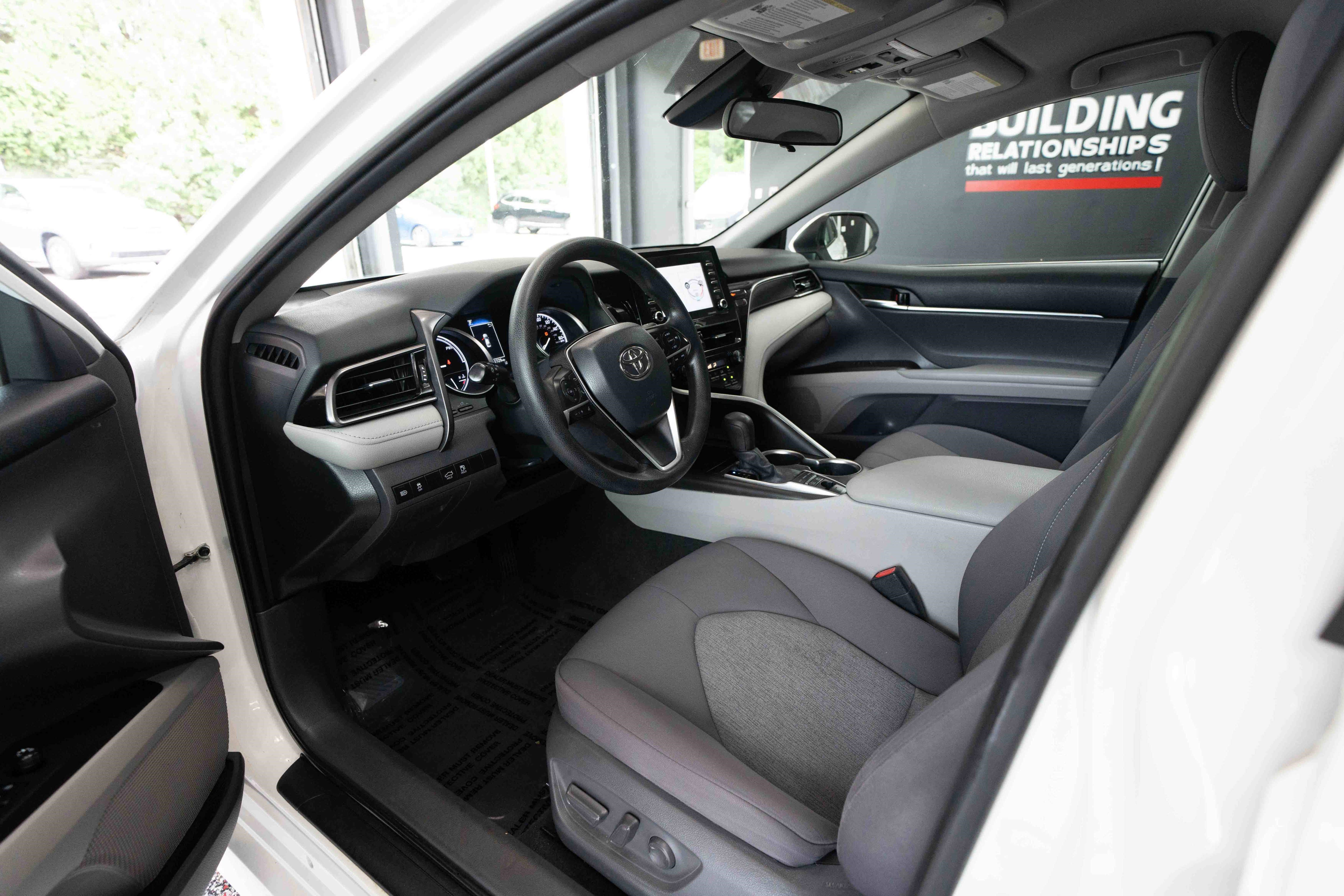 Used 2021 Toyota Camry LE FWD image 8