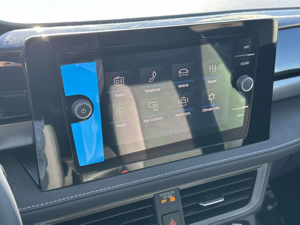 New 2025 Volkswagen Taos SE image 20